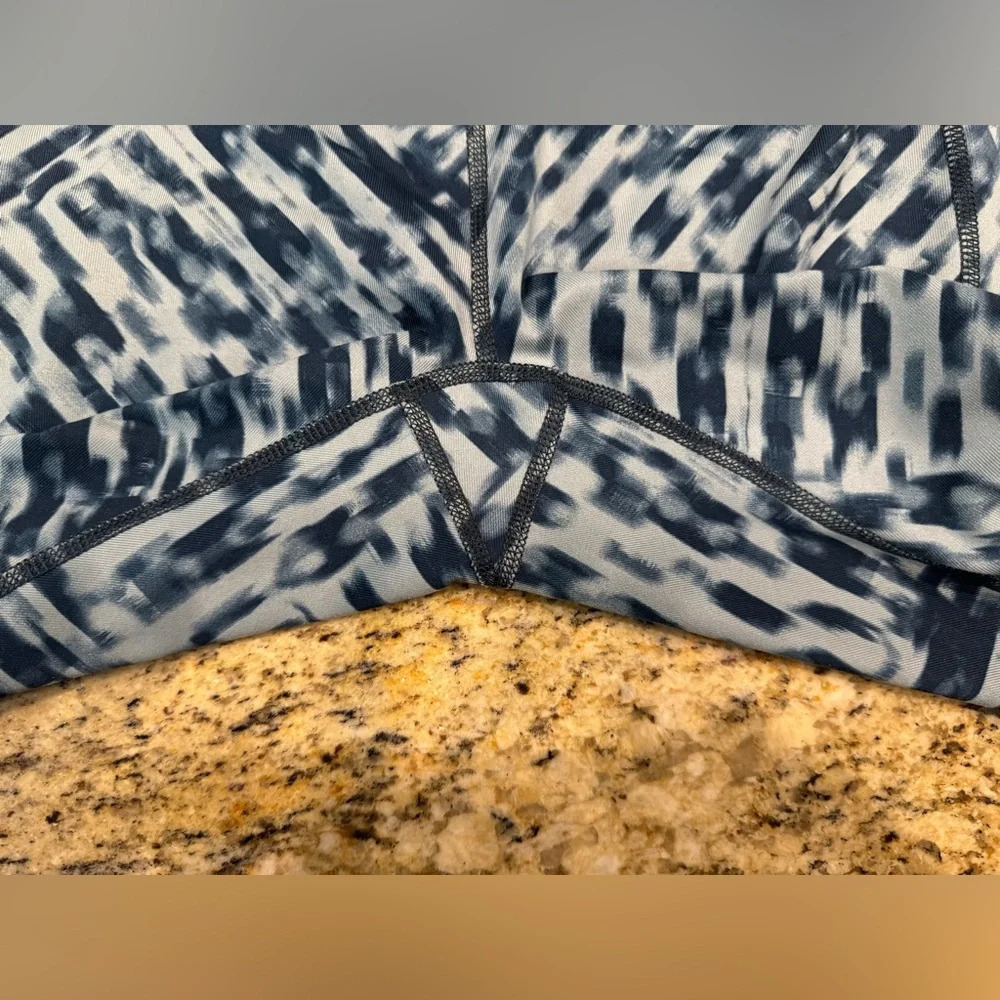 The North Face Motivation Printed Leggings Cropped Blue Women’s Size L - Picture 7 of 10